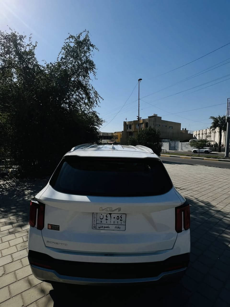 السلام عليكم سورنتو خليجي للبيع ضمان دولي موديل ٢٠٢٤    مكينه ٤ سلندر اقتصادي جداً مواصفات السياره ١- مري شفط ٢- صندوق كهرباء ٣- كرسي كهرباء ٤- قطعتين تبريد ٥- سبعه راكب ٦- لد داخلي دشبول ٧- درايف مود ٨- بصمه ٩- حساسات امامي خلفي
وبيها بعد مواصفات 
عداد السياره ٢٤  الف كيلو متر 
السياره مكفوله عدا طختين ربع الصندوق صبغ
وحافة الجاملغ والباب الخلفي جهت السايق بالكنر صبغ على كد اصبع 
 كل التفاصيل موضح بالصور
مكان السياره شارع فلسطين
للاتصال *********** 
السعر المطلوب 255
