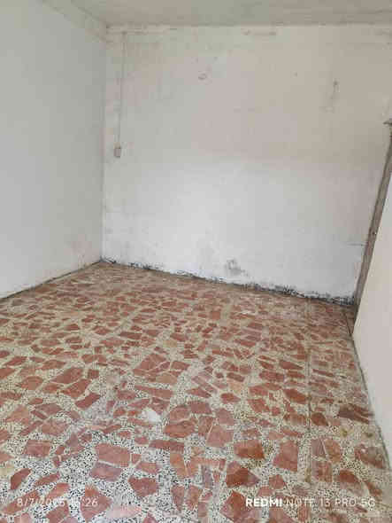 دار للبيع🏦 مساحه 100م طابقين ((طابو ملك صرف)) عل ساحة   (( بسعر 68)) 

يحتوي على/ 3 غرف نوم + استقبال + حولي + منور + صحيات كاملة 

(( البيت فارغ جاهز للاستلام)) 

عنوان 🏞 بغداد الحسينيه منطقه ال 10,000   منطقة خدمات كاملة 

للتواصل / *********** 
مكتب الأسكان🏘
