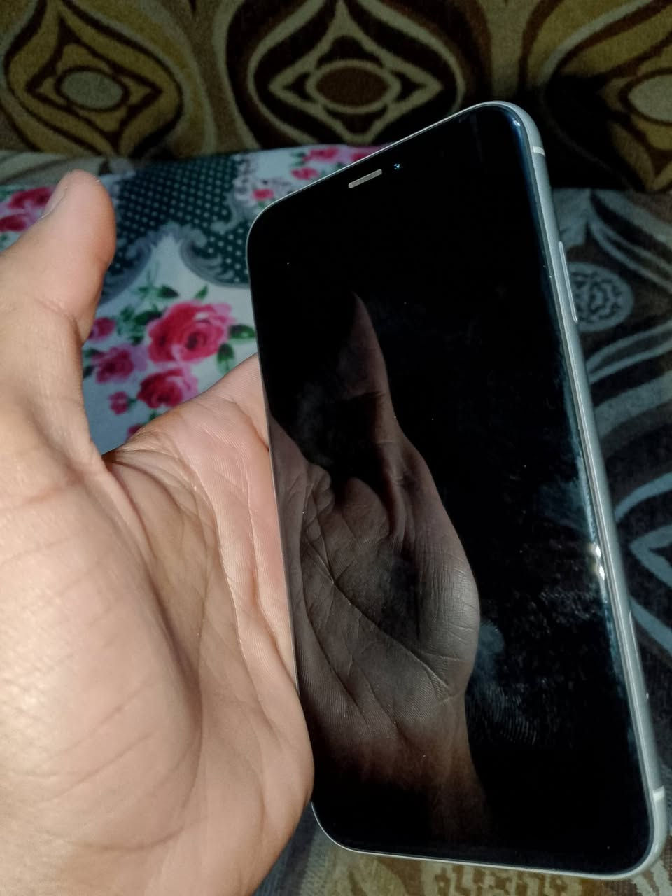 آيفون XR 128 جيگا للبيع
نسخة شرق أوسط، الجهاز شرط ومكفول، كلشي بيه أصلي وما مبدل أي قطعة، شغل مرتب ونظيف جدًا.
كل الوظائف شغالة 100%، بصمة الوجه والكاميرات والسماعات وكلشي تمام.
🔋 البطارية 77%
💰 السعر 200 ألف وبيه مجال بسيط


**إذا كنت صاحب هذا الإعلان وتريد حذفه لأي سبب، رجاءا أرسل رسالة إلى الدعم الفني**