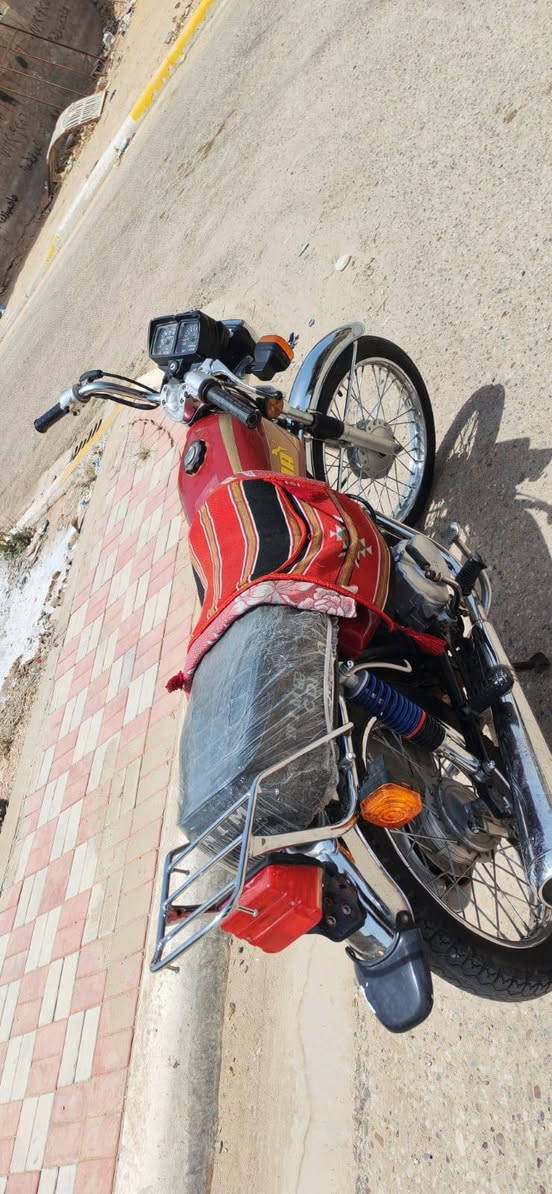 السلام عليكم دراجه نامه موديل 23 أوراق اصولي بسمي كمرك مدفوع وصل الكمر موجود وصل المعرض موجود منيفيز موجود كامله علا اخر حبايه جاهزه لترقيم دراجه جديده مانقصه شي كرهبائيات شغاله مكفوله مكان كربلاء حي النصر تقاطع ملعب الدولي الإتصال على الرقم *********** السعر خاص والشراي بيه خير وتدلل
