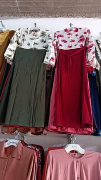 فستان • قماش كريب • مقاس ٤٨-٥٢