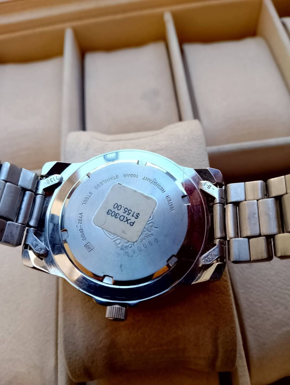 بسم الله الرحمن الرحيم
تحيه طيبه للجميع ♥️ 
للبيع ساعه بولسر
الصنع ياباني اصلي 
سير سل ستيل اصلي 
وكاله غير مستخدم 
نافذه لعرض التاريخ 
مكينه بطاريه 
رنك دوار
السعر 55 الف 💵💵
العنوان بغداد الدورة 
يوجد توصيل إلى جميع محافظات العراق وبغداد أيضاً 
للحجز والاستفسار المراسله على الخاص او على الرقم 
ه‍ *********** ☎️ متوفر واتساب
