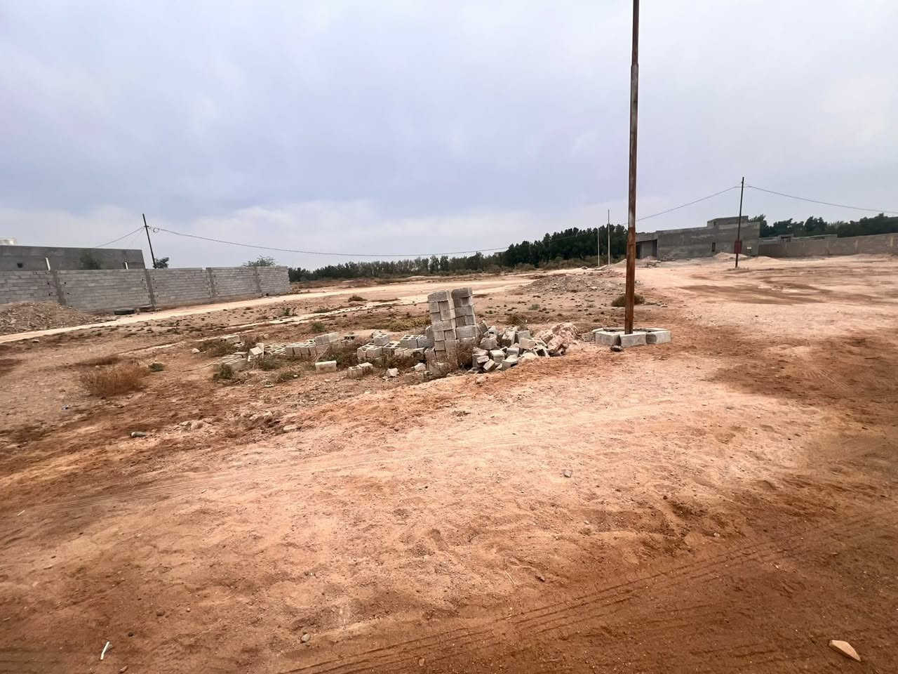 دونمين ونص للبيع النشوه قرب معمل الزفت البيت بناء صار سنه حديث شخصي السعر 125وبي مجال بسيط غرفتين وصاله ومطبخ وحمام وصحيات


**إذا كنت صاحب هذا الإعلان وتريد حذفه لأي سبب، رجاءا أرسل رسالة إلى الدعم الفني**