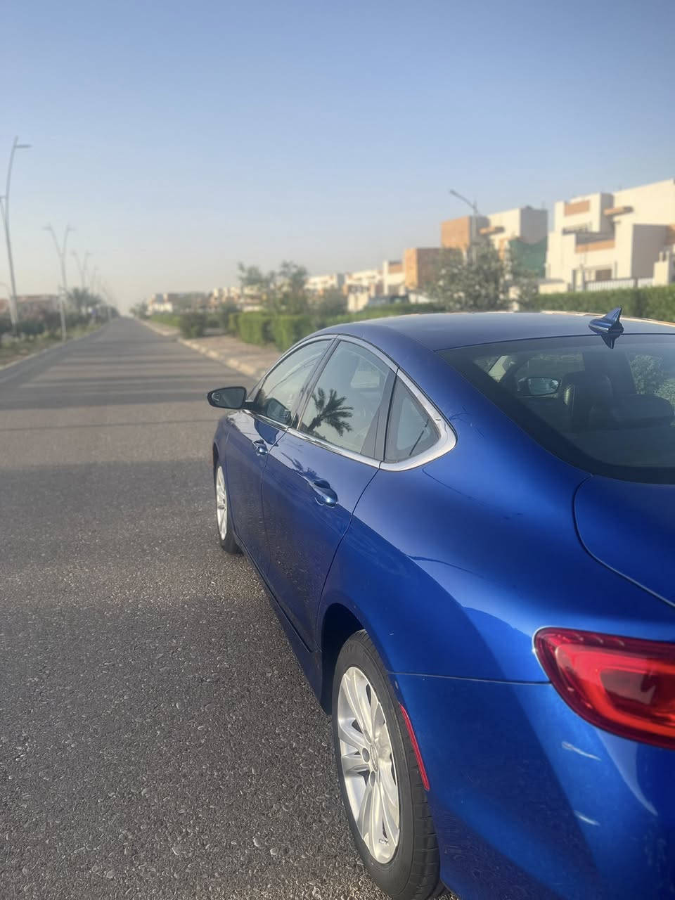 للبيع كرايسلر 200 (Chrysler 200) - بحالة ممتازة ولون مميز

للبيع سيارة كرايسلر 200، تجمع بين الأناقة الأمريكية والأداء العملي. السيارة نظيفة جداً وجاهزة للاستخدام الفوري.
المواصفات:
المحرك: 4 سلندر بسعة 2.4 لتر (Tigershark) - اقتصادي جداً في استهلاك الوقود وقوي الأداء.
اللون: أزرق ملكي (جذاب ومميز).
ناقل الحركة: أوتوماتيك 9 سرعات (تبديلات سلسة).
الحالة العامة: (4 قطع ضرر اني انطيك حزام گير ومحرك شرط انطييك بيهن سياارة استعمال منزلي واقتصادية الى درجه ).
المميزات الإضافية: (دخول ذكي، تشغيل بصمة، شاشة، تحكم سكان، مثبت سرعة ، كشنات جلد كهربائية ).

السعر المطلوب: (10,000$)
للتواصل والاستفسار: (***********)
العنوان كركوك .
