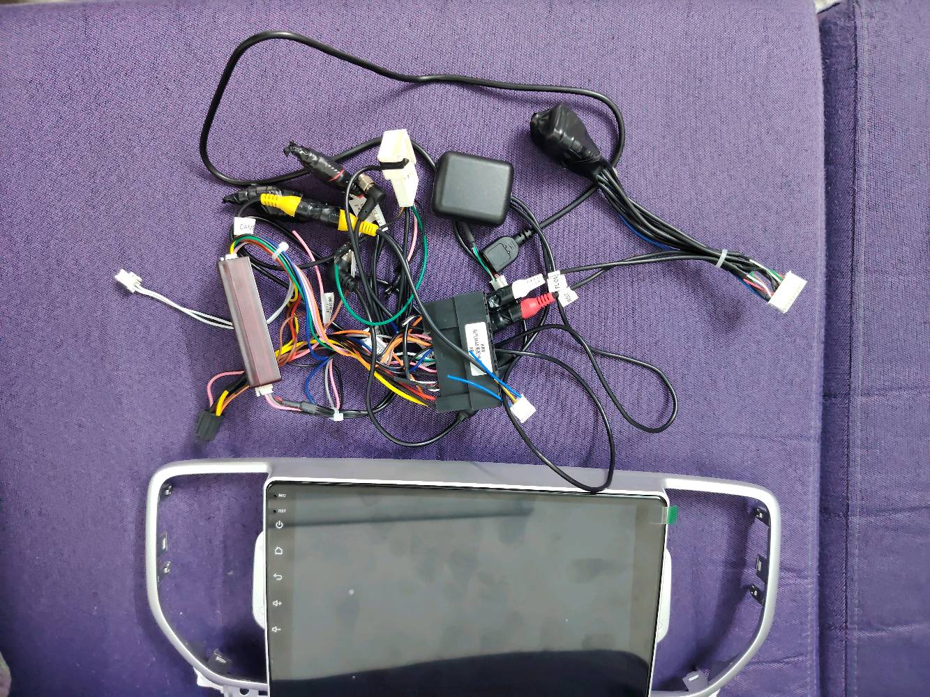 شاشة سيارة اندرويد مستعملة اسبوعين فقط كانت مشدودة على كيا سبورتج اشتريتها ب200 الف من احمد الزيرجاوي قيموها باليرضي الله واعلى سعر ابيع مكاني بغداد ويوجد توصيل