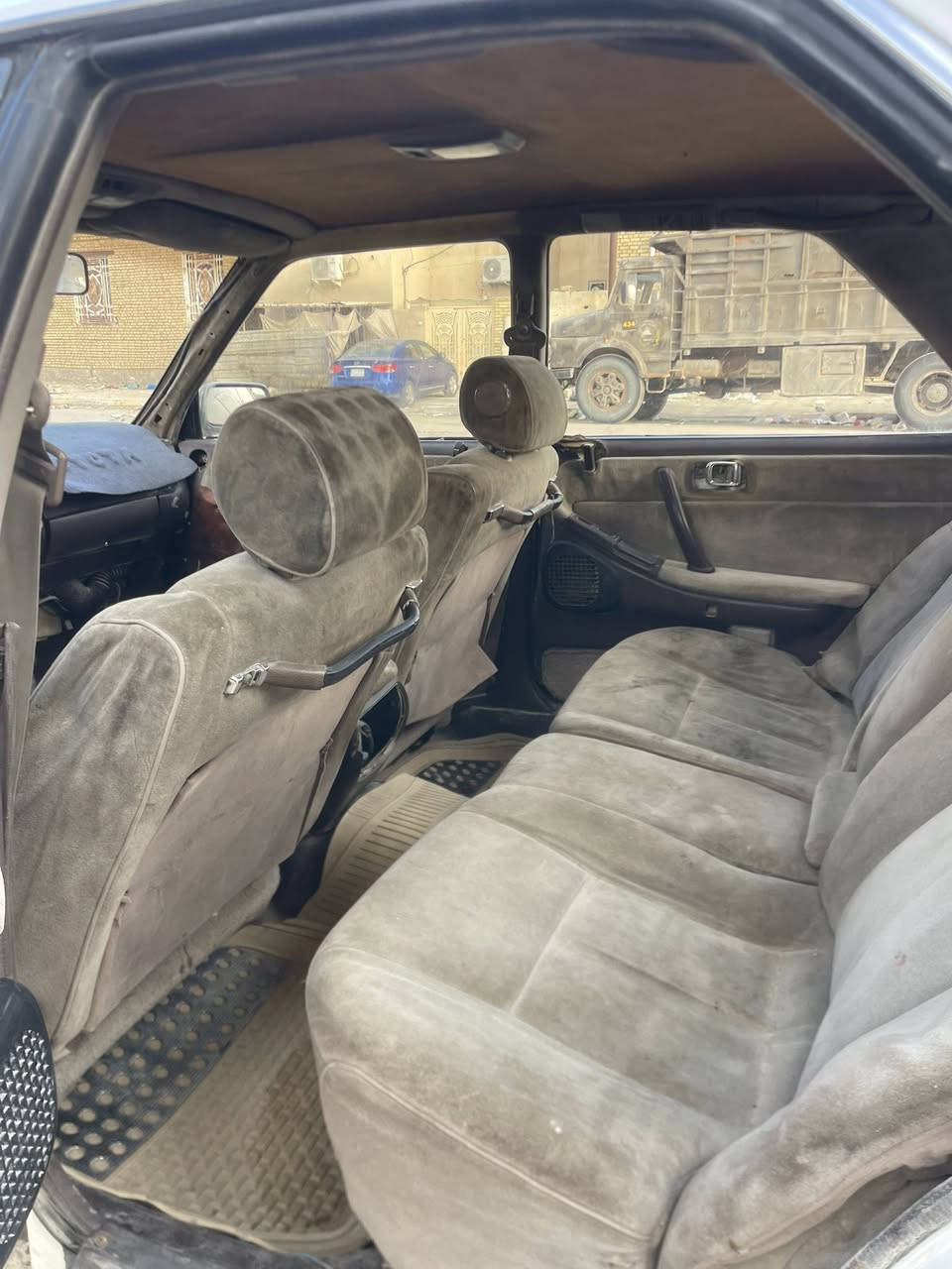 السلام عليكم للبيع او مراوس سيدان هارتوب ١٩٩٢ 
رقم نجف مشروع وطني مستمسكات راعيه عندي وراعيه بزبير ماواصله أكفلك سرقه وعشاير محرك ففتي ٢٥٠٠ وكير وحداديه تخم تاير كله جديد سياره جاهزه مكان ناصريه مركز السعر ١٨ وبيه مجال رقم ***********
