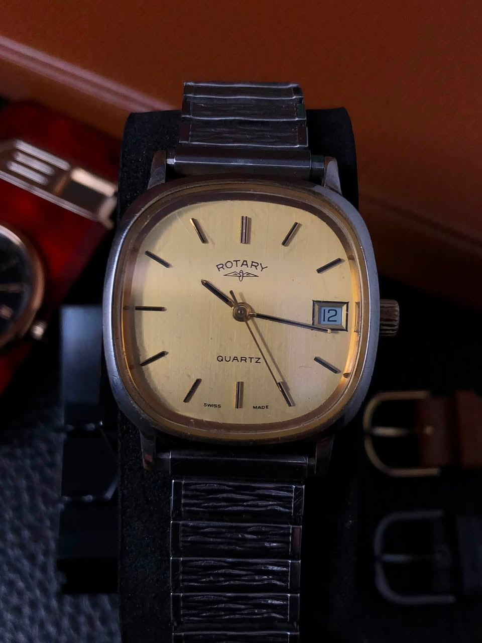 • الماركة : روتاري (Rotary)
• الصنع  : سويسري (Swiss Made) 🇨🇭
• الإنتاج  : 1981 / 1985 (فنتج)
• الماكنة : كوارتز - سويسري 
•••••••••••••••••••••••••••••
•••••••••••••••••••••••••••••
السعر : ( 55 ) الف دينار فقط
التوصيل لجميع محافظات العراق 🚕
للحجز والأستفسار دايركت 📥


**إذا كنت صاحب هذا الإعلان وتريد حذفه لأي سبب، رجاءا أرسل رسالة إلى الدعم الفني**