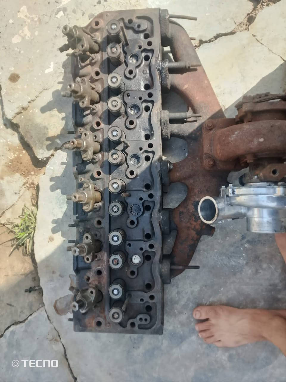 السلام عليكم كورحفاره للبيع معه السوبر 105كامل معه لنوزل
جديد شرط الفحص ***********
