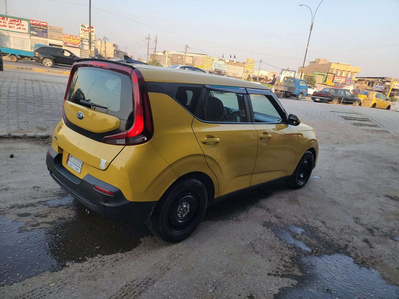 السلام عليكم  صول موديل ٢١ اصل اصفر رقم بغداد حادثه جاملغ فقط مبدل والبنيد بي رش بصيط فقط  ترايك زيرو مكاني بالحله  تحويل مباشر بسمك السعر 112  وبيه مجال بصيط 
***********
