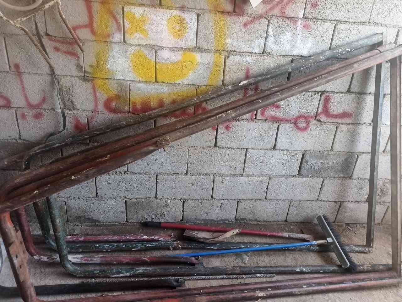 شباب سلام عليكم ونج لبيع كامل طيك ونج لشغل كبل يعني حته براغي وياه لشراي خابرني وانه  ***********
