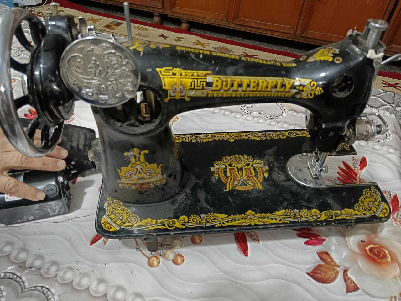 السلام عليكم. مكينه خياطه للبيع 35 الف مكان بغداد الغزالية. ***********
