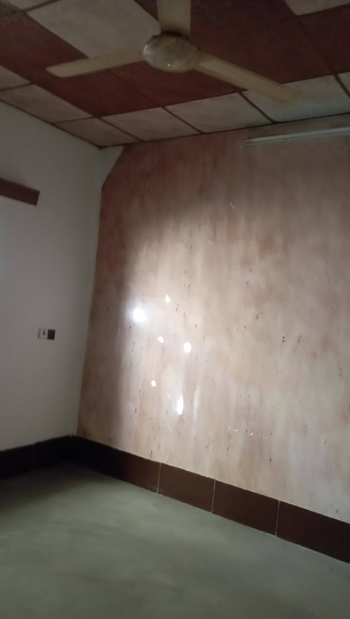 سه رتا به ناوى خواى گه وره و ميهربان
سلاو كريارانى به ريز 

ئه م خانومان لايه بوفروشتن 

مساحه 200متر

پيكهاتوه له دووژورنوستن هول متبغ ميوان مشته ملأت بيتونه 

فرعى قيرتاوه خانويكى زورباكو خاوينه 

سعرى 55مليون و معمله 

عنوان كركوك بنجاعلى نزيك مصته و سفه كه ياخود نزيك مكتب صلبا تو بوزانينى زياترپه يوندى كن به م ژمارانه ى لأى خواره وه 

***********//***********سه ردانى نوسينگه ى زه نگه نه بكن
