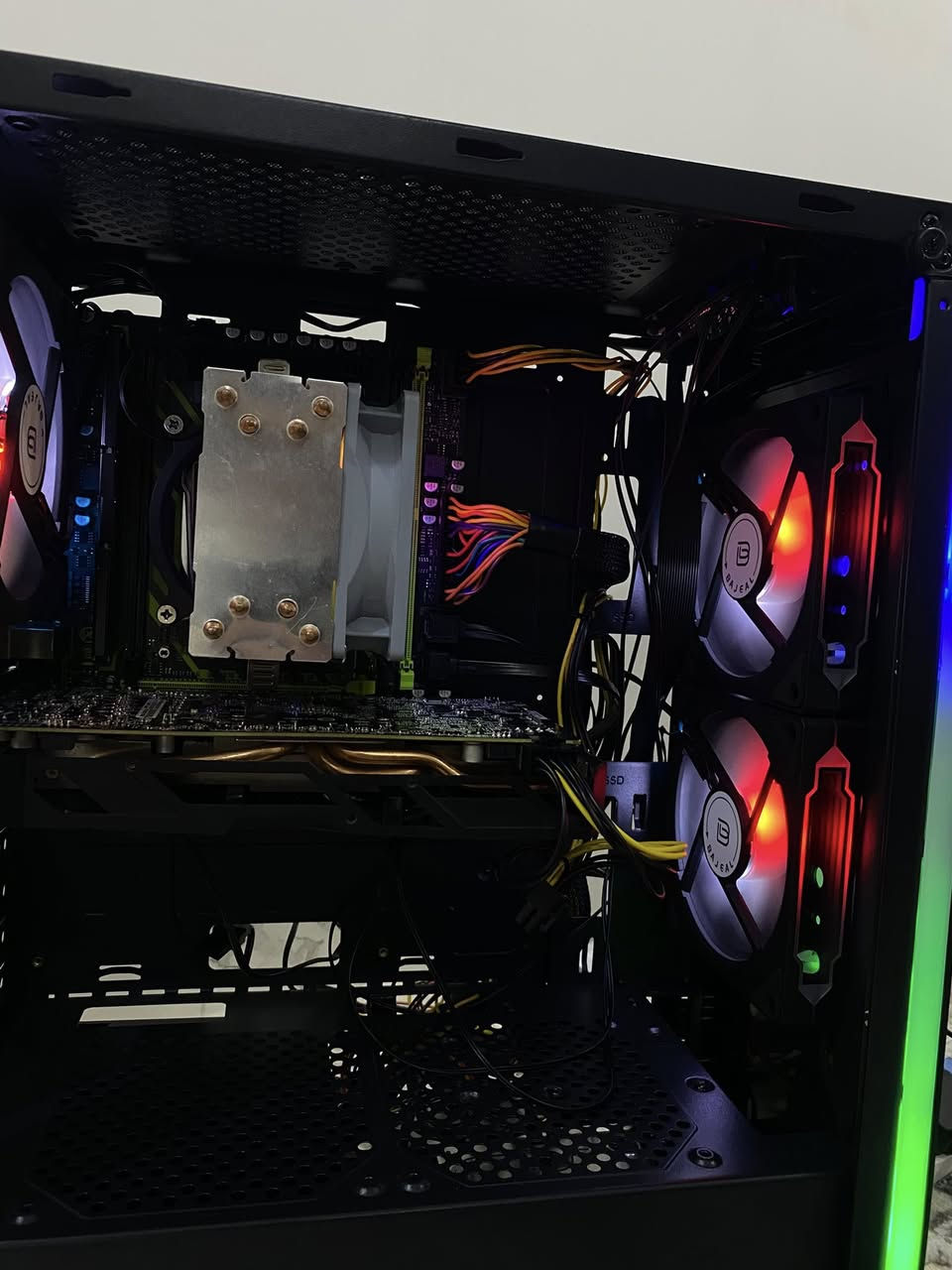 تجميعة كاملة ب ٣٦٥ ألف
Rx 580 8gb (gigabyte ) مو صيني 
Xeon 2667 v4 (3.2ghz) 🔥 المعالج النادر 
Ram 1* 16 gb ddr 4 
Ssd sata 128+ hdd 512 gb 
Power supply 600 wat 
Case 3 fan rgb 
متوفر توصيل


**إذا كنت صاحب هذا الإعلان وتريد حذفه لأي سبب، رجاءا أرسل رسالة إلى الدعم الفني**