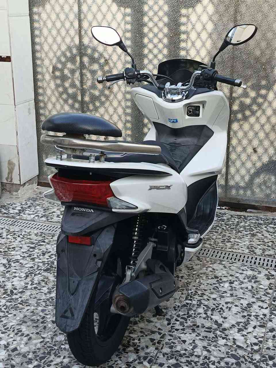 سلام عليكم بي سي اكس جيل الثاني
ياباني جي اف دراجه بحالت الوكالة
ماشيه 20الف لون أبيض صدفي 
ستان كهربائي حساس زدحام 
سبايدر ابو تجوه الاصلي 
شرطة شلعه معدل خير من الله 
سكن بغداد حي النصر  ***********
