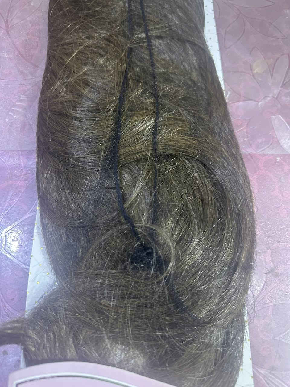 شعر طبيعي بعده جديد اجنبي طلعلي مع الغراض واللون مثل ماموضح بالصور  الشعر قابل للشسوار والكوي الطول ٥٠ سم ويتحمل درجات حرارة اعلى من ١٨٠ درجة مامستخدم بعده بالغلاف مالته للبيع لاعلى سعر


**إذا كنت صاحب هذا الإعلان وتريد حذفه لأي سبب، رجاءا أرسل رسالة إلى الدعم الفني**