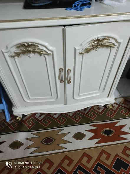 السلام عليكم. غرفه سته ابواب مستخدمه شي قليل 
نضيفه كلش بعدي جديده 
تزكام نجاره عراقيه والصبغ حراري مال سيارات 
 للتواصل اكثر مراسله واتساب ***********
هو ع الصفحه
