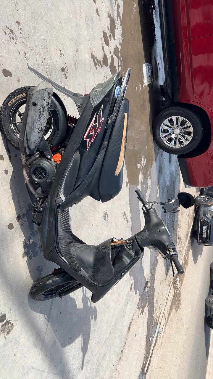 السلام عليكم خواتي دراجة ماكس عدلة مفتوح بس فتحت خارج العراق الدراجة على يديي كابريتر تجاري سلف تجاري دشبول تجاري باقي الدراج  زين بيه بدايت  كلجات بس يمشنك سنة غير هذا افحص بيدك وشوف  سعره 650 الف وبيه مجال للطيبين مكاني البياع رقمي ***********
