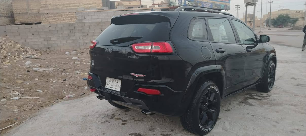 السلام عليكم
جيب فول مواصفات 2017
بلاك توب مكينة 6 سلندر 3.200
رقم بغداد، السعر: 125$
3 بصمات، تشغيل عن بعد، جنطة كهربائية
حادثها جاملغ وبنيد جهة السايق، الجاملغ والباب عكس السايق مصبوغات اثر شخوص بدون حادث السونار مرفق مع الصور.
مكاني محافظة ميسان 
للأستفسار
***********
***********
