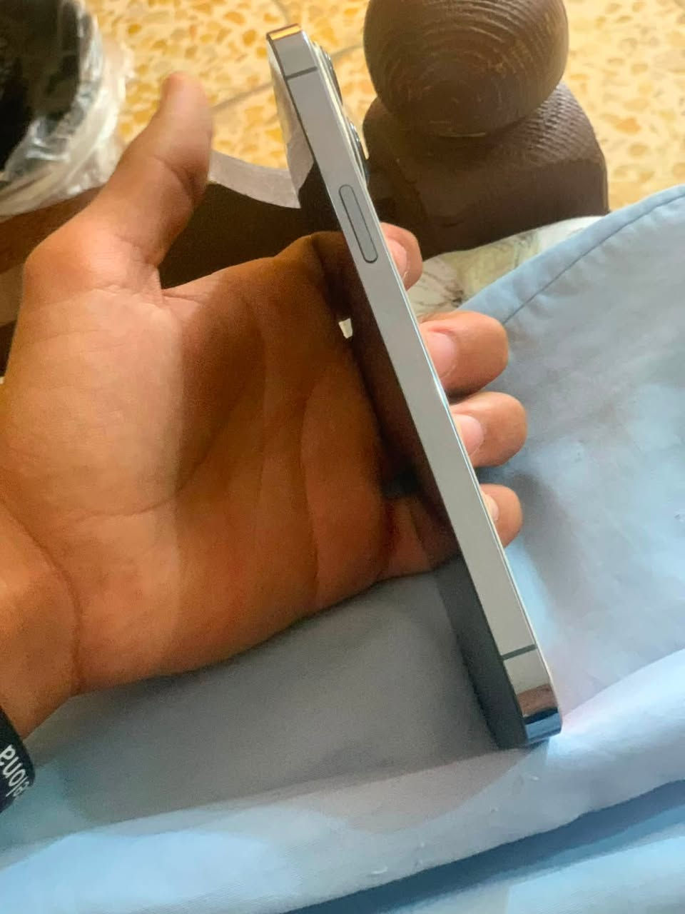 السلام عليكم
للبيع iPhone 13 Pro mex 

لون بحري 

ذاكره 256 

بطاريه 75 بلاديه 

الجهاز مبدل شاشه نوعيه حيلل زينه 

فيس إيدي شغال 

شاصيه  شخط مايي حيل نظيف 

السعر ب390 

 الاتصال *********** 

العنوان تكريت
