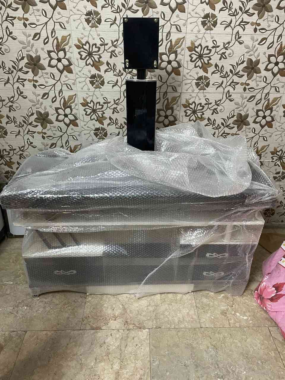 كاونتر وسنك   المنيوم نظيف جدا
تخم ديوان نظيف شغل  عراقي جيد مقعدين بمقعدين بزواية  

ميز بلازما ثقيل

طباخ تركي صغير  (شغال ) 

غساله حافظ اوتماتيك 8 كيلو بيها عطل كونسيدر اعتقد

ميز مرايا خشب تركي 

 شلع ب 300 الف 

مكان بغداد حي القاهرة


**إذا كنت صاحب هذا الإعلان وتريد حذفه لأي سبب، رجاءا أرسل رسالة إلى الدعم الفني**