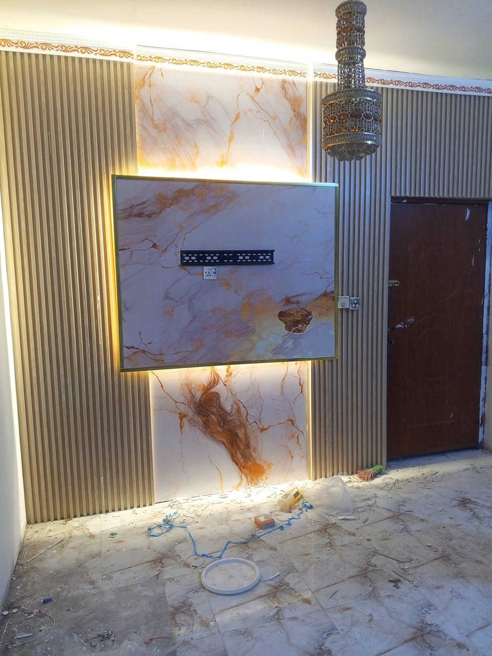 شغلي داخل بغداد فقط
كل يلي عليك تختار ديكور وحنا ننفذ ✅ 
جبسن بورد ✅ سقوف ثانوية ✅ بديل رخام ✅ بديل خشب ✅ ديكورات بلازمه ✅ سحبات ملكية ✅ 
يرجى مراسلة صفحه خاص أو الاتصال على رقم التالي 
***********
