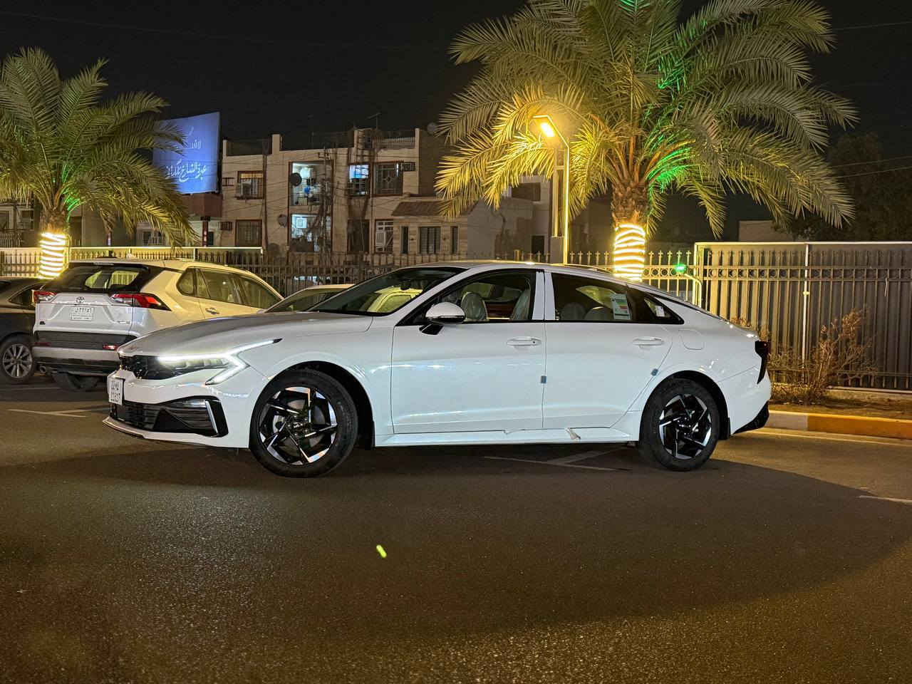 بسم الله الرحمن الرحيم
صلو عل نبي المفقود من سوك

اخوتي الطيبين كيا كي فايف k5 موديل 2025 وكالة نيم ام 12 تبديلة دهن مجانية فول الفول 1/1 قمارة حديد 

سيارة ماشية 28 الف حقيقي بعدهي داخل الضمان 

 صياناتها كلها بالشركة تخم تاير جديد صدر شركة سيارة كفالة من الصبغ والضربة والتبديل مكينة لوك كله محسن افولها حجم 2500 تبريد امانة الله ثلج الغرفة مالتها جديدة ومعتني بيها سيارة من الاخير. متعبك تشغل سويج وتطلع وين ميعجبك 

مواصفاتها 
حساس امامي خلفي  ..لايتات زنون ..مري شفط ..اشارة بالمري..نقط عمياء..حساس جنطة تحرك رجلك جوة الجنطة تنفتح..كرسي كهرباء..جنطة كهرباء..سايد بريك دكمة..مانع انزلاق..اوتو دم يعني المري تتضلل تلقائيا من الي وراك يشغل عالي..كاميرا خلفية بلادية...منافذ شحن سريع بالكراسي الخلفية تايب سي  ..شاشة جبيرة بلادية وليس عمل ..مودات قيادة اقتصادي وعادي ورياضي ..تحكمات جهتين بالمقود ..تبريد قطعتين..شاشة اعطال.. جام اوتو.. مثبت سرعة... تشغيل عن بعد..ويل جبير..تبريد شاشة…السيارة كلها بيانو بلاك

سنوية وهزة وارقام جدد كلهن‎

مغلفة ppf دعاميات ومري وجاملغات السيارة جديدة جدا 

اعتذر جدا عل الاطالة 

مكان السيارة السيدية

غير متواجد على الفيسبوك للاستفسار يرجى التواصل عل الواتساب او الاتصال على الرقم :-***********
السعر 23,300 دولار تجي تشوف السيارة وماقصر وياك اني بخدمتك التجي بي ترجع بي... بيع او مراوس
