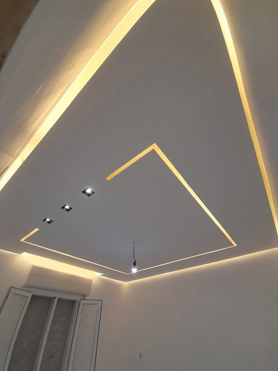 اخوان كافت  اعمال الديكور نشتغل واسعار معقوله 
 للتواصل ***********
