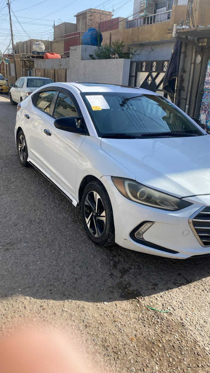 سلام عليكم النترا  2018فولً مواصفات بصمه بيها تقشير شوي بلقماره حادث امريكا موجود +سونار  كير مكينه كفاله تحويل وكاله *********** السعر 120
