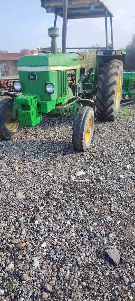 جوندير 18
جاهز هودرليك شغال محرك نضيف 

 رقم وياها دسك حجم12

الموقع جنوب الموصل 

***********

***********
