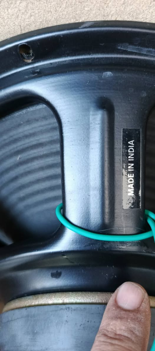 السلام عليكم شباب زوج سماعات ومكسر مونتاربو ابوجنطه  مكفولات من تصليح اوفتح نقاوه ودفع فول السعر ٤٠٠الف قفل العنوان ديالى بعقوبه***********
