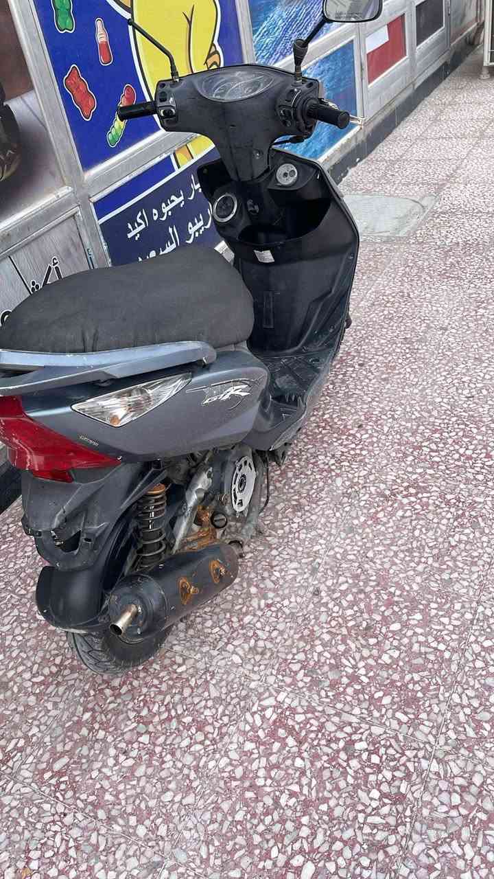 سلام عليكم دراجة ماكس ثعلب للبيع سرعة ١٤٠ مكفولة دراجة خير من اللة مكاني بغداد السعر ٥٥٠ بيها مجال 
الرقم ***********
