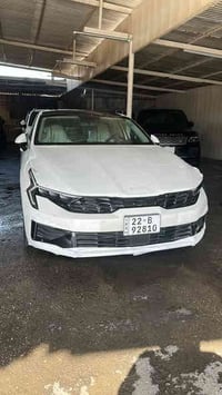 للبيع كيا K5 ضمان وكالة نيم اگدال 2024 ماشيه : 15000 KM مكينه : 2500 م...