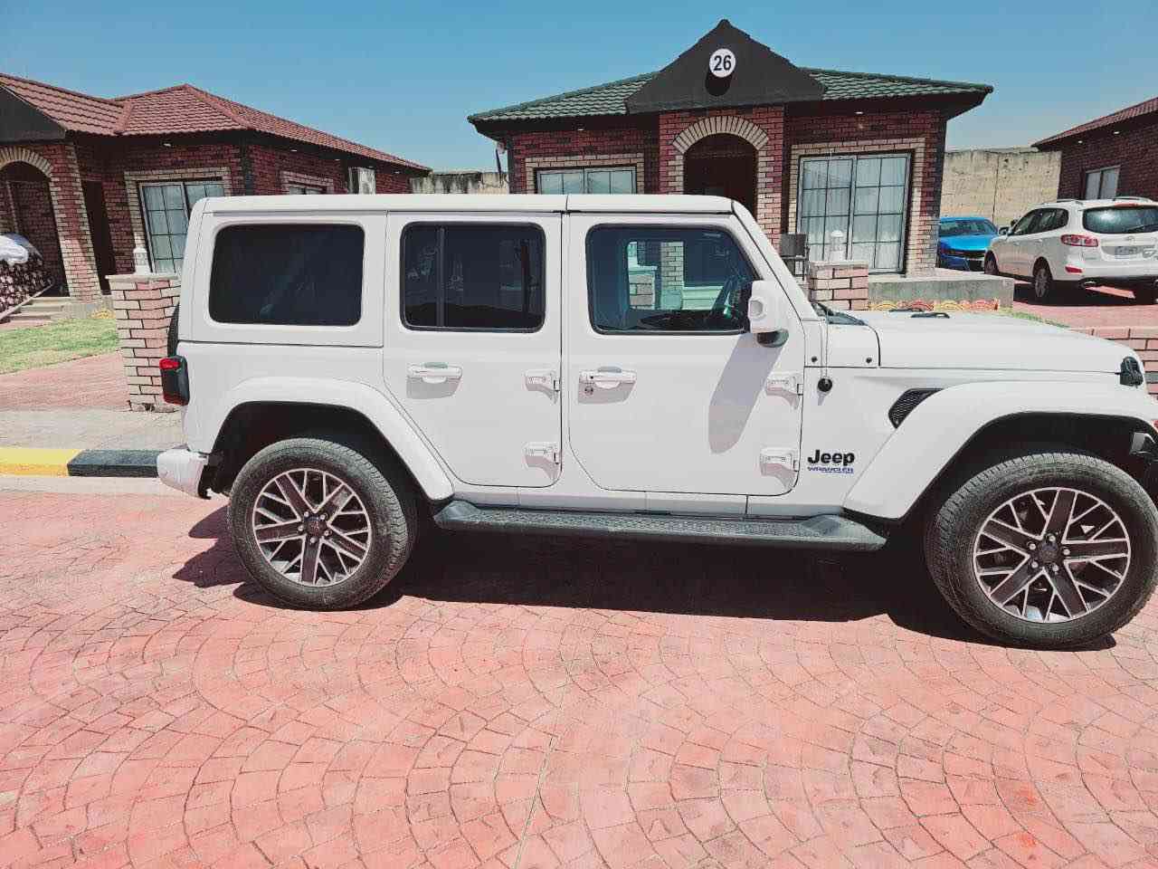 جيب رانكلر 2022 فول 
بغداد 
ثلاث أنظمة كهرباء بنزين هايبرد 
حادثها خفيف موضح بالصور 
محرك 4 سلندر توربو 
السعر 255 وبيها مجال 
*********** سامراء, صلاح الدين
