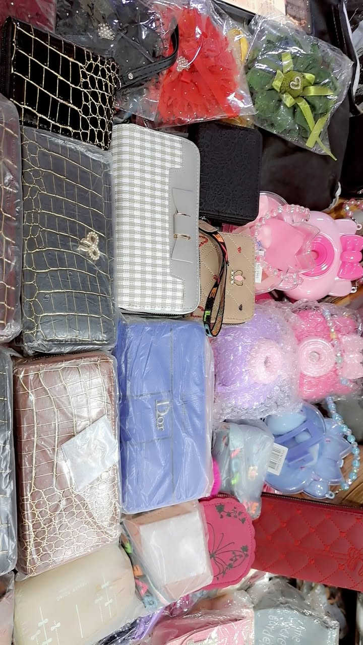تحضيرات العيد وكل عام وانتم بالف خير متوفر ملابس أطفال بناتي ولادي  هدايا اكسسوارات  اهلا بالجميع.... @إشارة


**إذا كنت صاحب هذا الإعلان وتريد حذفه لأي سبب، رجاءا أرسل رسالة إلى الدعم الفني**