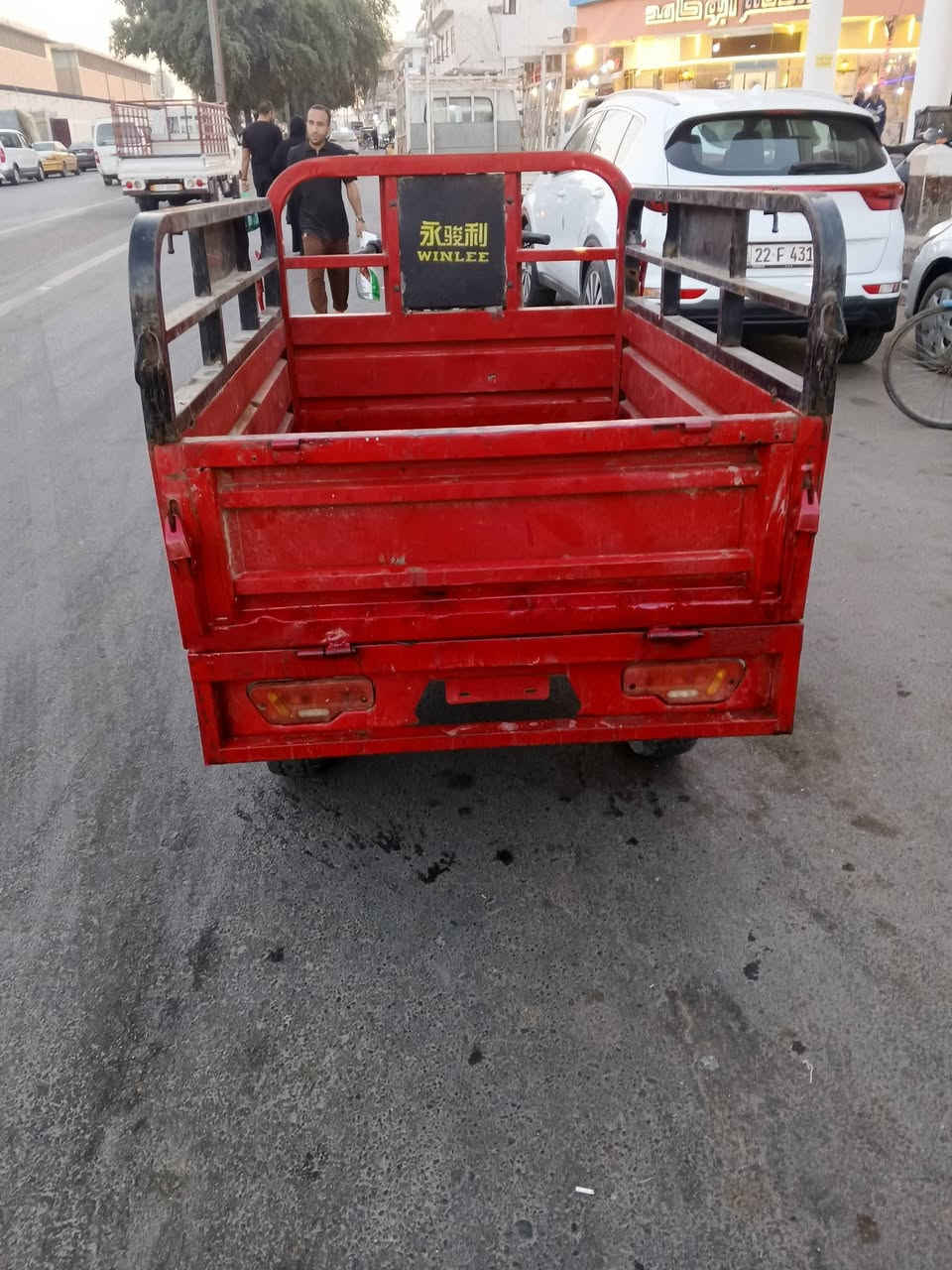 السلام عليكم ستوته للبيع حجم وصط نضيفه 22 تايرات ستوته عاليه جوبلس جدد كله شغاله  كهرباءت بطاريات ممتازه السعر 750 قفله حجم وصط شراي مكاني بغداد شارع النضال هذا رقمي ***********
