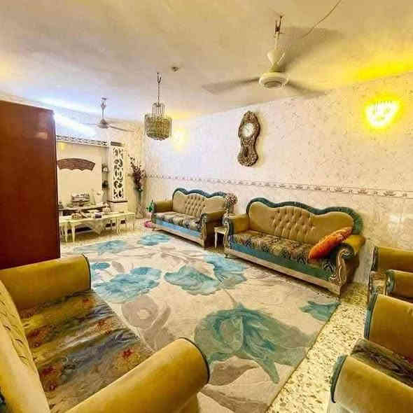 السلام عليكم
دار للبيع مساحته 200 متر ركن  طابو صرف  في منطقه حمزه الدلي يبعد عن الشارع ٣٠٠ متر
 البيت طابقين والبناء حديث ٢٠١٨
الطابق الاول.. 
غرفه نوم وهول واستقبال ومطبخ ومجمع صحيات
الطابق الثاني.. 
 يحتوي ٣ غرفه نوم وهول ومجمع صحيات
السعر 170 وبي مجال
للاستفسار.
***********
