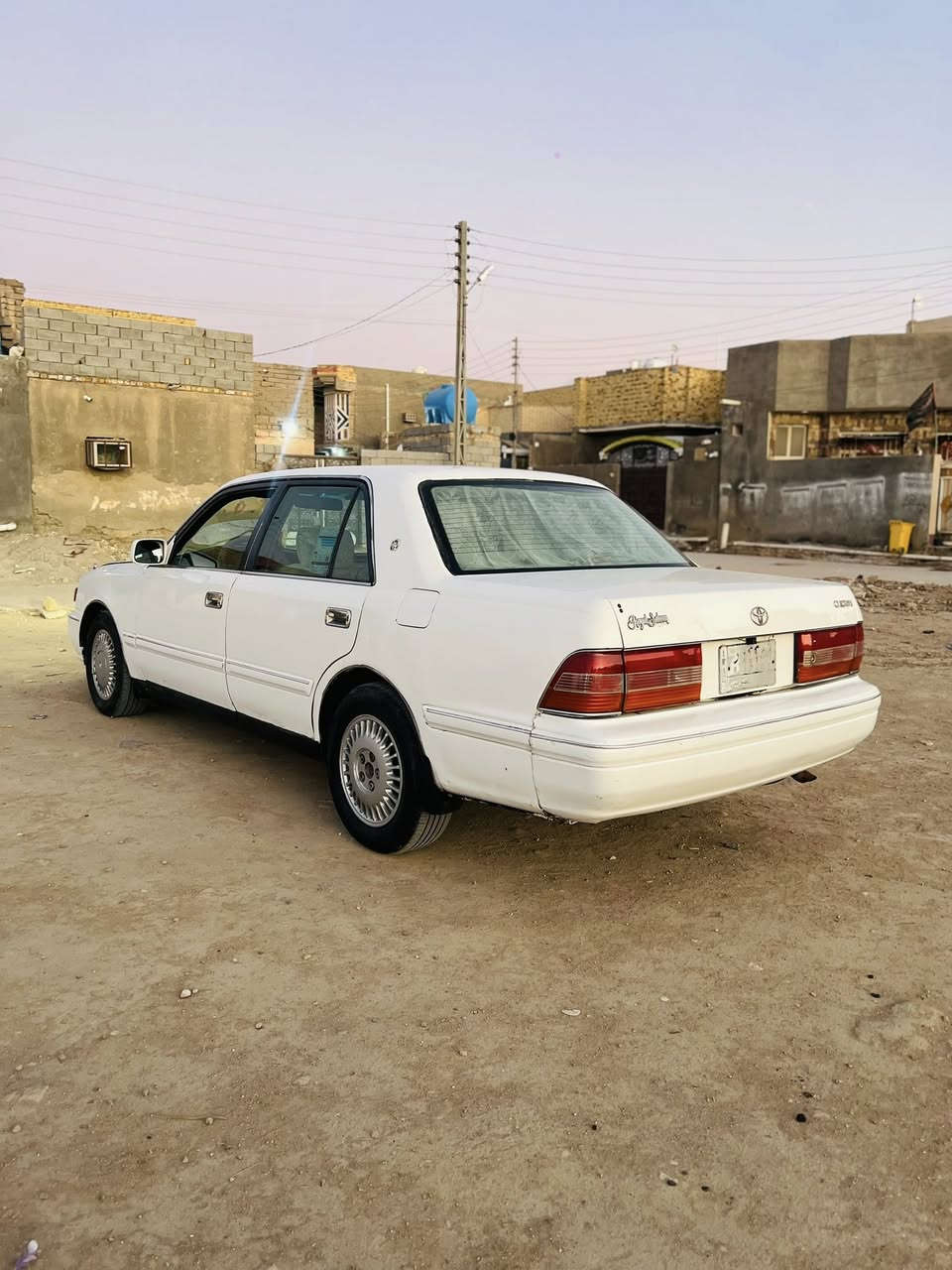 سلام عليكم سياره راس ثور للبيع موديل ١٩٩٨ سياره جديده مصبوغه عام وضربه بيه بالجاملغ الكدام خفيفه جهه اليمنه سياره جديده وجاهزه رقم بصره الماني سنويه منتهيه تخم تاير حداديه جديده كهربائيات شغاله لايت زنون يسره بلاد مكفوله من الكصه والنقل جثه محرك ٣٠٠٠ المرغوب سياره جاهزه سعر ٧٠ وبيه مجال مكان ناصريه الغراف رقم شراي يتصل***********
