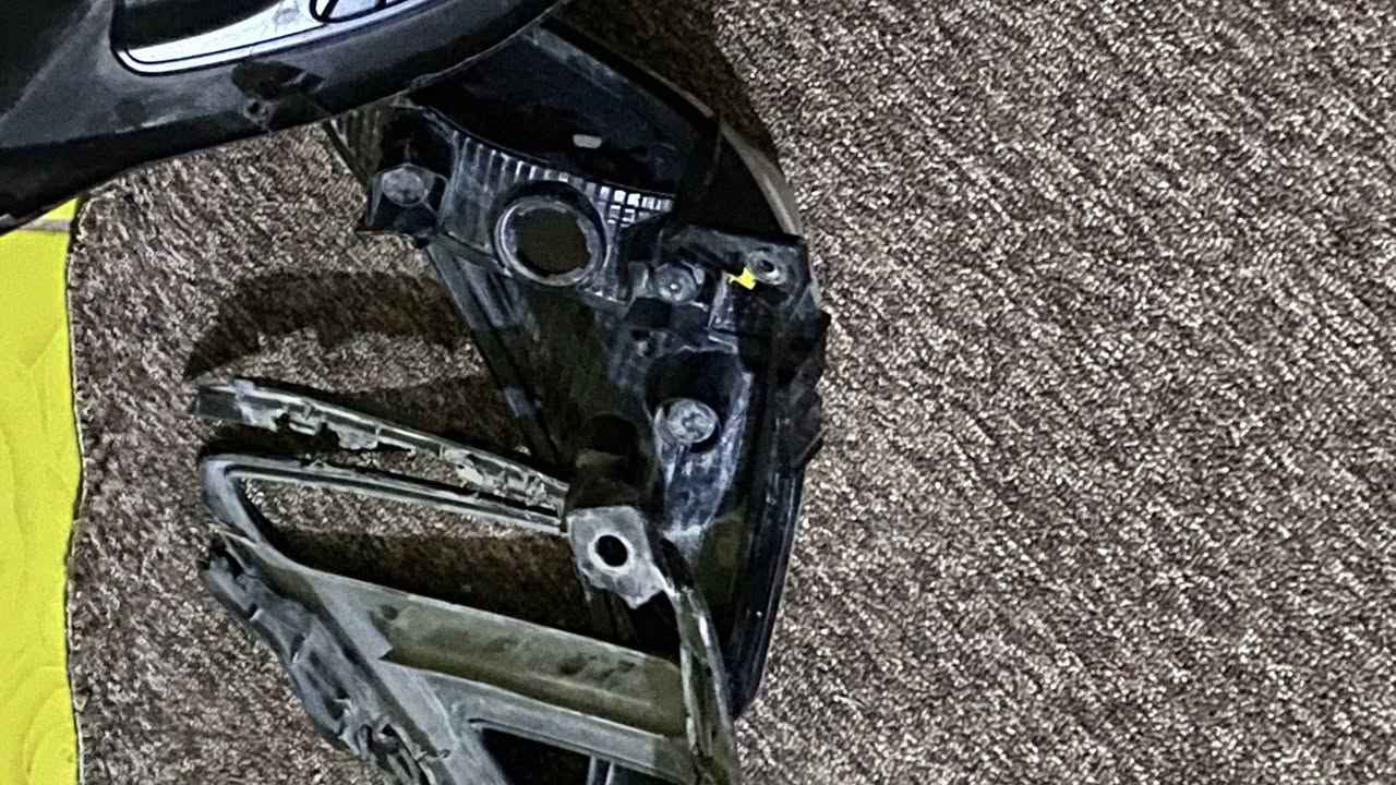 السلام عليكم غراض فورتي للبيع من 19 لل21
لحيه 25
اشاره جهت اليسار 25
بلوجكترات عدد ثنين 25 بدون كلوب 
الاسعار قفل 
شريحه
***********
واتساب ***********
