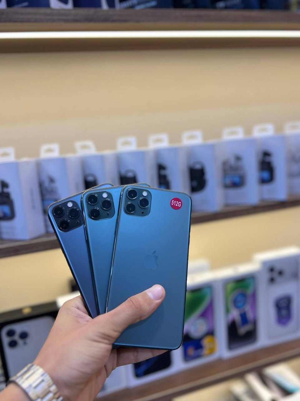ZORO Center 👑📱
تبحث عن النظافة والضمان والسعر المناسب؟ متوفر عدنا حالياً:
✅ آيفون 16 برو ماكس
✅ آيفون 13 برو ماكس
✅ آيفون 13 عادي 
✅ آيفون ١٢ برو ماكس 
✅ آيفون 11 برو ماكس
وشنو تريد آيفون غيرهم؟ متوفر وبأنسب الأسعار المتوقعة! تفضلوا بزيارتنا في الرمادي - شارع السينما أو راسلونا مباشرة لمعرفة تفاصيل الأسعار والذاكرة المتوفرة
للاستفسار تواصل مع الرقم : ***********
