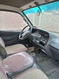 سياره جمبي باو موديل 2008سياره مكفوله من الضربه جديده ونضيفه گير حدادي...