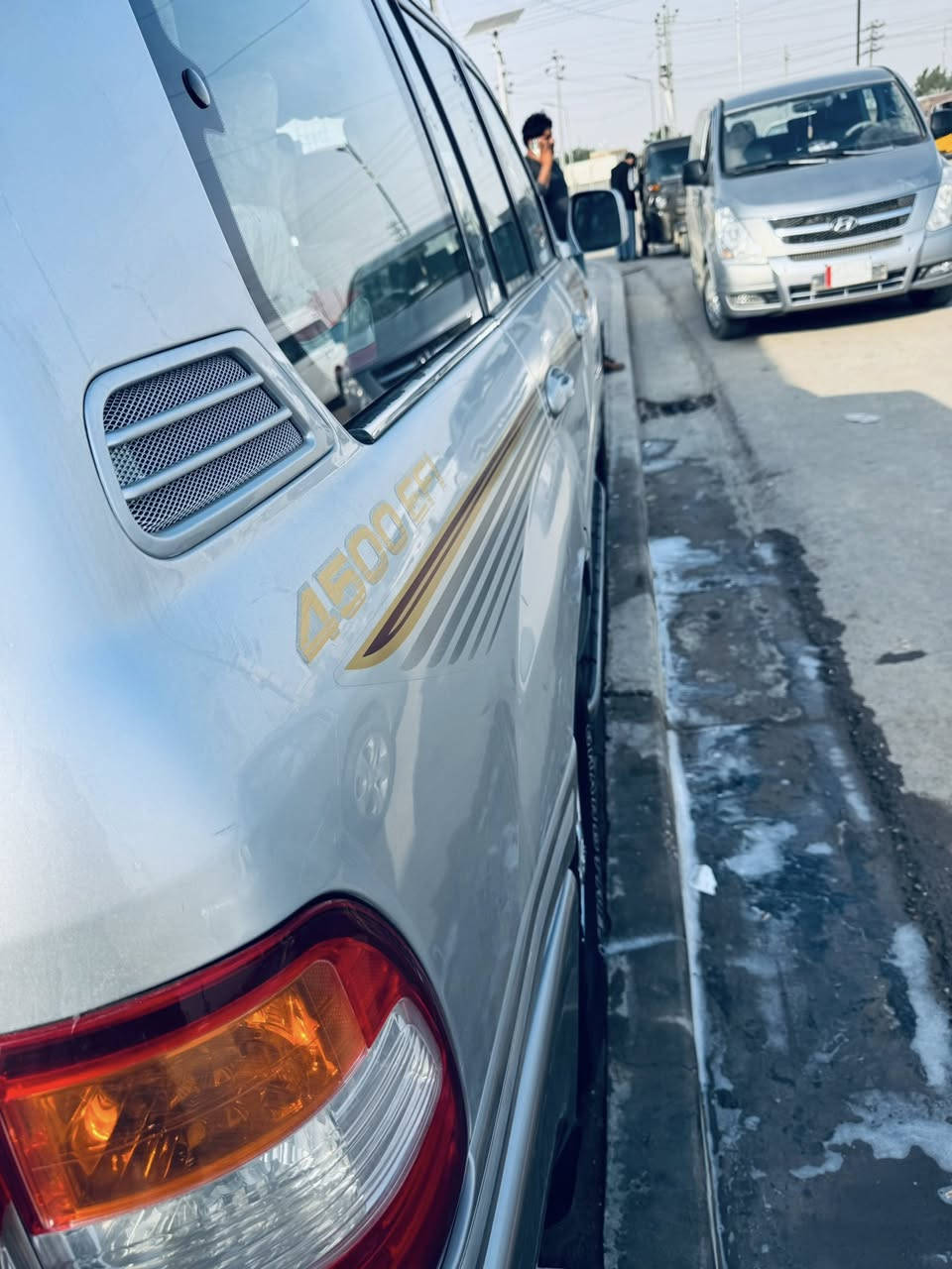 سلام عليكم لاندكروز مديل 2007 للبيع سياره كفاله عامه من كلشي  سياره باسمي هزه وفحص وسنويه جديده فول مواصفات ماشيه 200 كم  
السعر 225ورقه وبيه مجال قليل 
الاستفسار الاتصال 
***********
