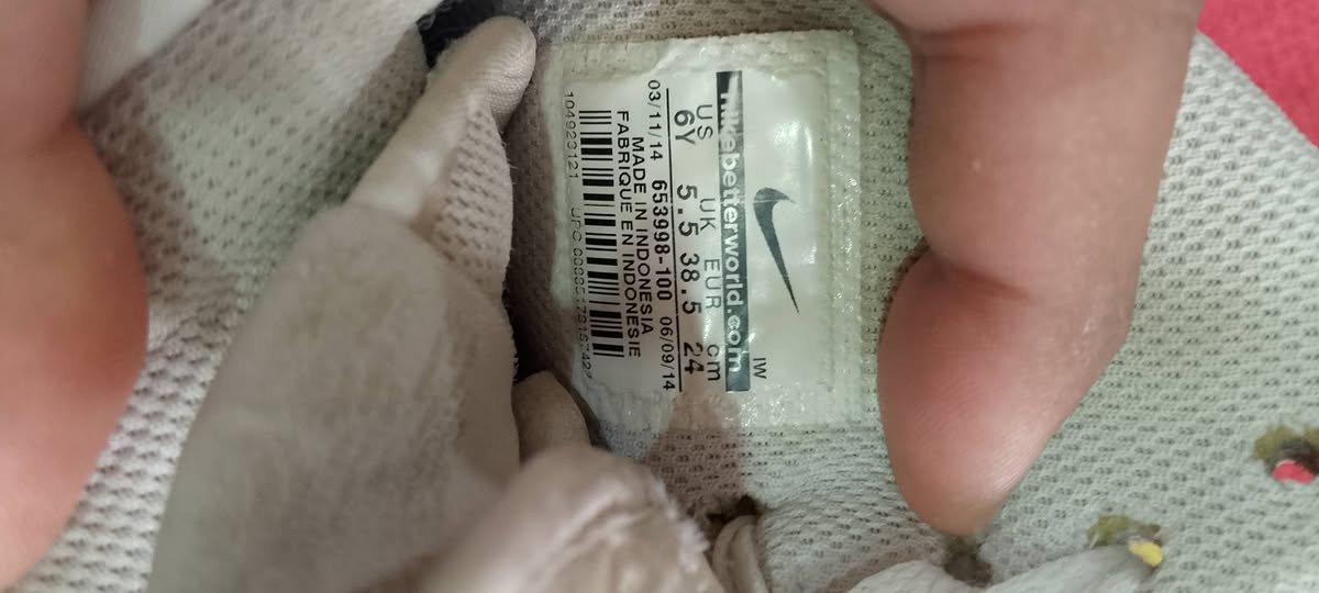 نايك AIR
باله اندنوسي الاصلي 
قياس 38.5
السعر مع التوصيل 18 الف


**إذا كنت صاحب هذا الإعلان وتريد حذفه لأي سبب، رجاءا أرسل رسالة إلى الدعم الفني**