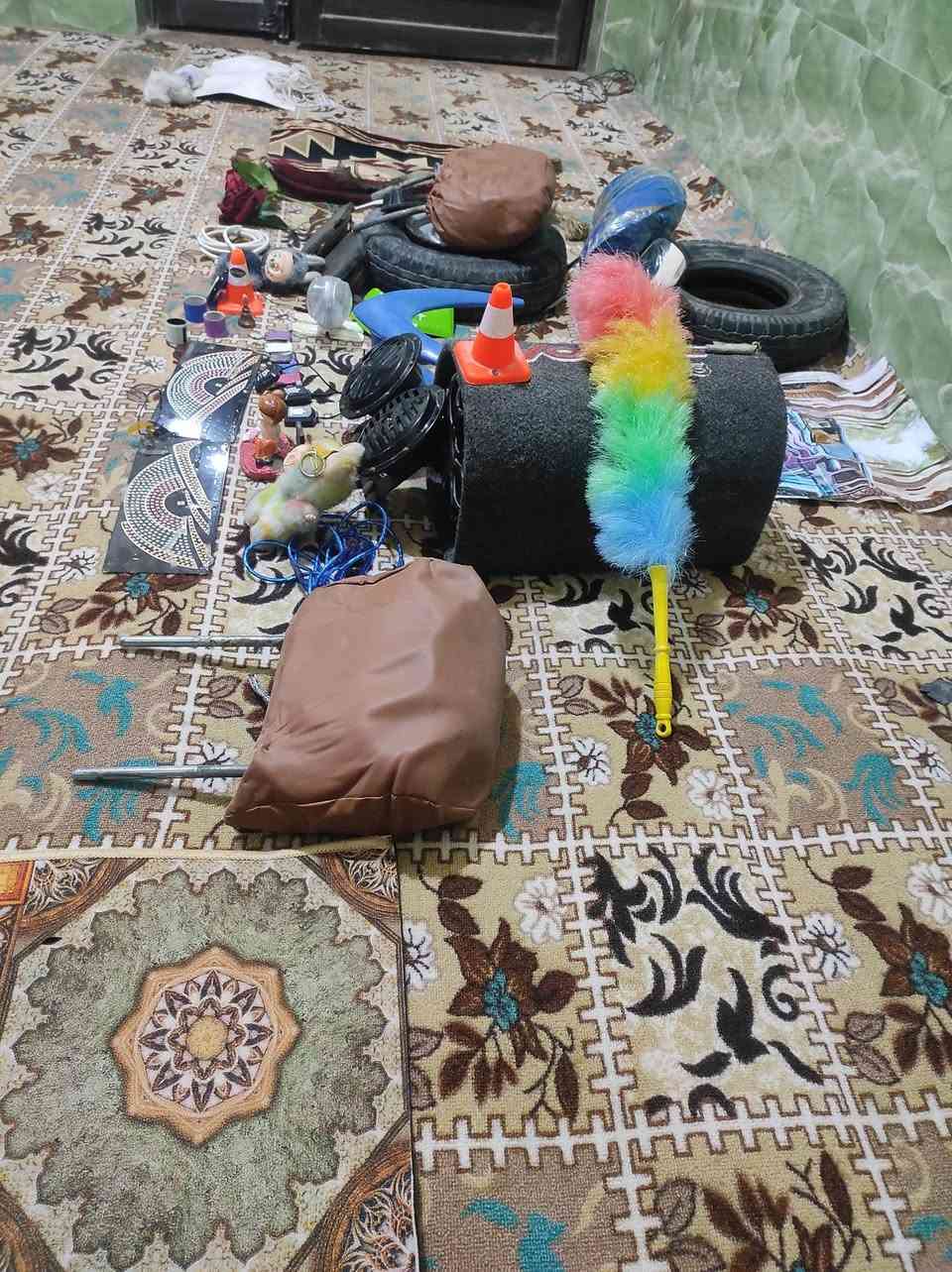 سلام عليكم جنبزت تكتك
مضخم شغال 
اضافة سماعات شغاله 
اضافة نشرت العيون شغاله
اضافة تاير ويل
اضافة تاير
اضافة تجوات 3 
اضافة هورنات بوش شغالت هنه وراسطتهن***********
