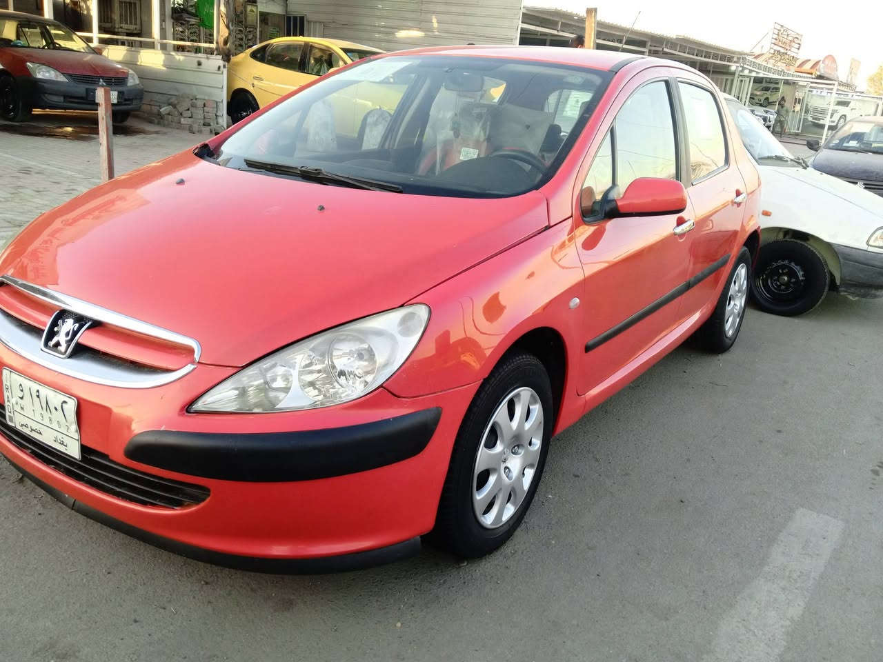 السلام عليكم بيجو 2005 بيه مكانات صبغ مكفولة من الظربه كير مكينه صدر تخم تاير  كهربائيات دواخل بلاد تبريد ثلج ثلاجه شغاله السعر 55 بيه مجال حك الجيه ***********
