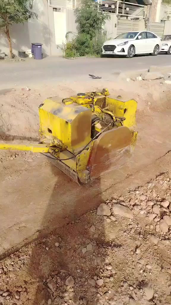 للعمل في كافه المحافظات العمل مع المقاولين ودوائر الدوله *********** حادلات 1طن
