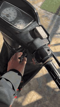 السلام عليكم دراجه للبيع اكزز جبلي شغاله نكره سلف وهندر ابيع كوم حديد السعر ٢٥٠ وبيها مجال *********** واتساب مكلف بلنشر
