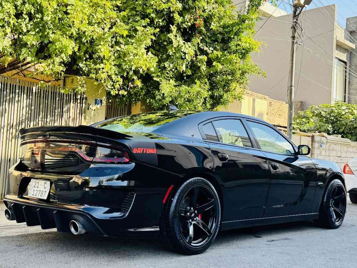 Dodge charger 2018 R/T 5.7L clean title
شاشە گەورە
کوشین کارەبایی
کوشین گەرمی
شەفتی سوکان
گزۆزەکەی کەمل بەرمەجەیە سەیفتی بۆ دەندراوە و کامل بۆری بۆ داندراوە pop bang لەسەرە
سەیارەکە زۆۆۆر جوان و پاک ماوەتەوە هەیکەلی کامل گۆراوە بۆ هێلکات ویلی هیلکاتی لەسەرە 87 میل رۆشتوە سەیارەکە هیچی نیە بەس سەردەکوتێکی بچوکی هەیە بەس هەردوو سەرە شانسیەکەنی پێشەوە چەند پشکە لەعیمێکی کەمی هەیە لە دەعمی ئەمریکە دیارە خۆی لە رەسیف دایە بەس دەعەمیەکەی شکەوە دەعمەکەی زۆۆر خەفیفە 
گێر و مەکینە مەزبوت بەشەرت لەسەر دەقی شەریکە
نرخ/195$
*********** أربيل, العراق
