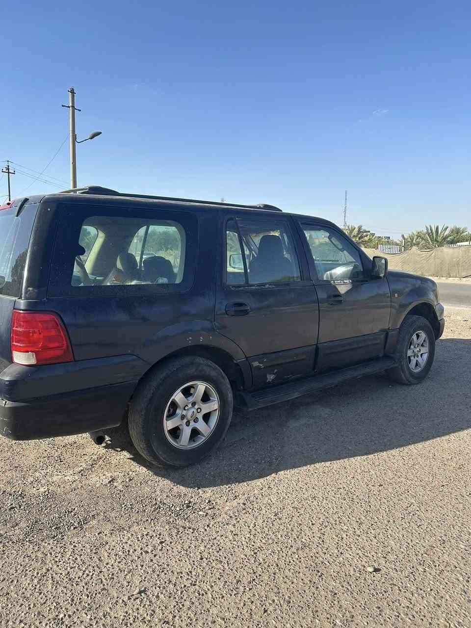 السلام عليكم فورد اكسبديشن 2003 محور كير ومكينه vvt
رقم بغداد بسمي 
7 راكب 
مراوس مع جامبو
***********
