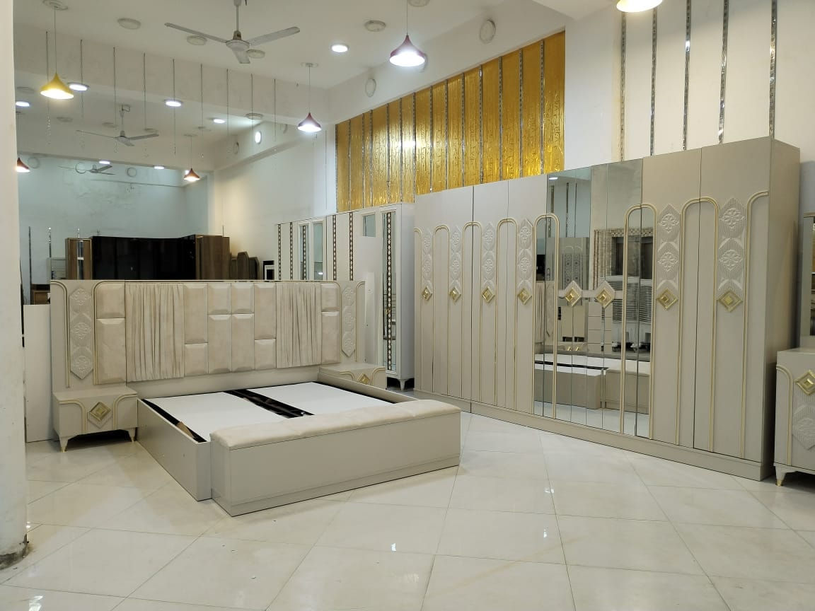 ٨٩٠ الف مع النقل والشد داخل محافظة النجف الاشرف
غرفه نوم تركي ٩ قطعه ما مستخدم اخر قطعه المعروضة بالمعرض 
*********** 
***********
