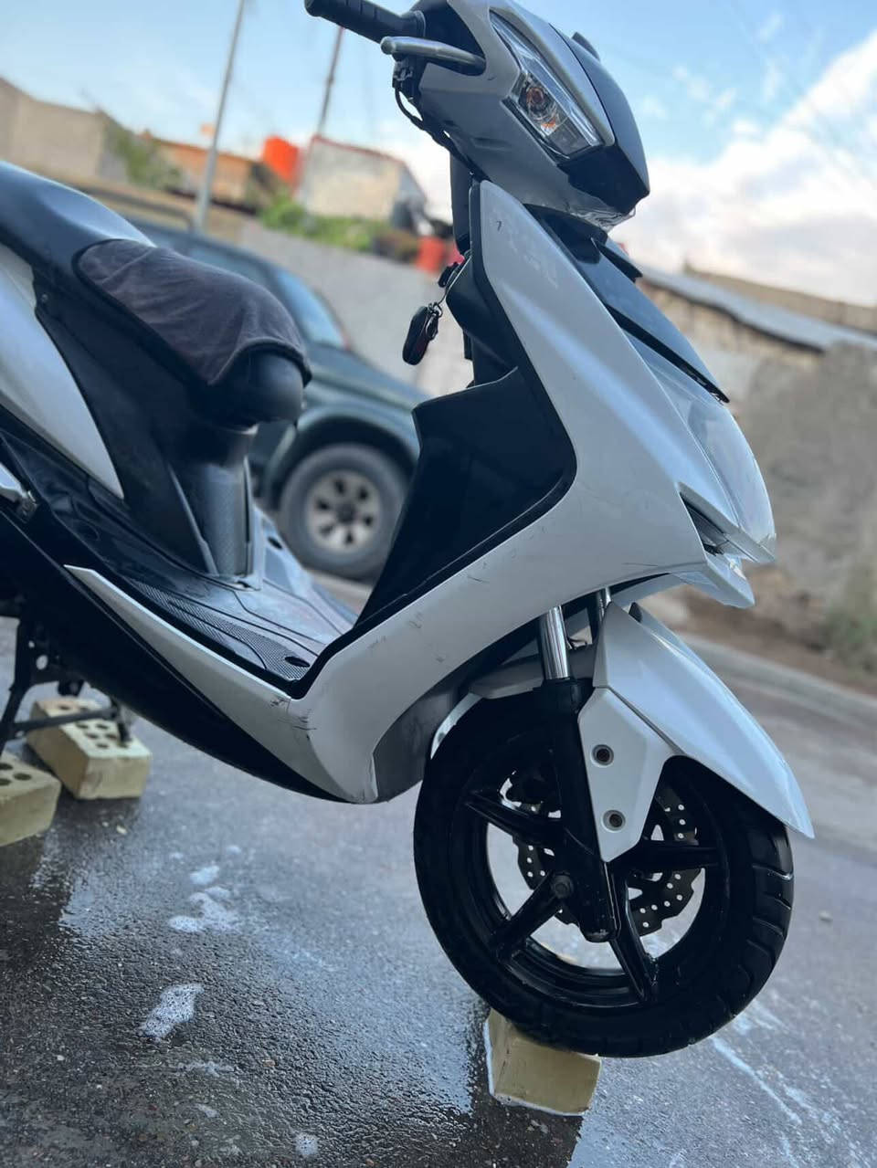 السلام عليكم سكنس فحل شمعة 2016
الدراجة خير من الله نوزل خطين دراجه رمبة ما مفتوحة اكبر فيتر جيبة وياك الدراجة نقصها واقية صالنصة فقط

مكاني بغداد _البياع 💢 

الدراجة ماشية 28الف 💢

متواجد فيسبوك واتصال ***********
